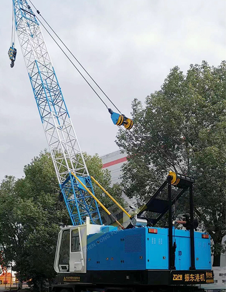 襄陽油電混合動力輪胎起重機